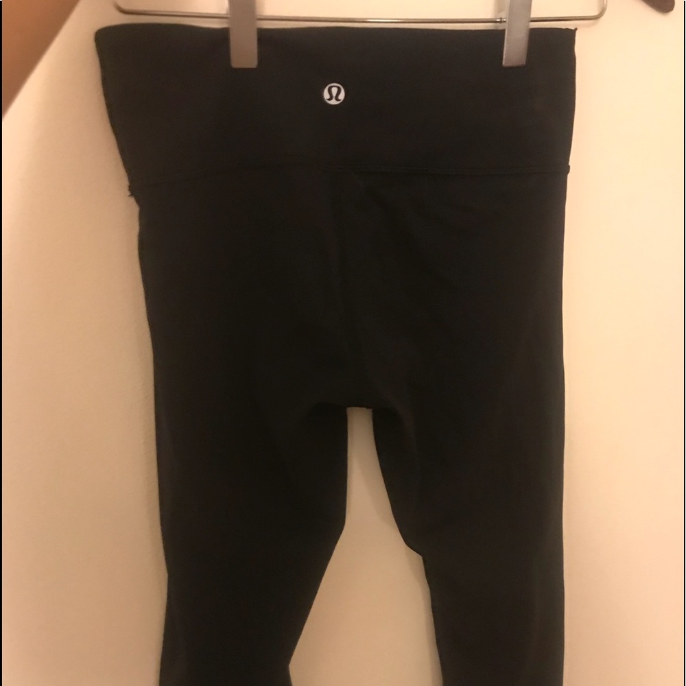 Lulu lemon leggings - fall right above the ankle